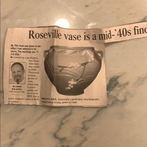 Roseville Art Pottery Vase - Vintage 1940s - Picture 4 of 4